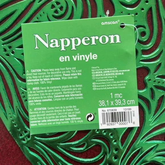 Green Shamrock Vinyl Placemat 15” x 15.5” Set of 2 - Picture 4 of 4